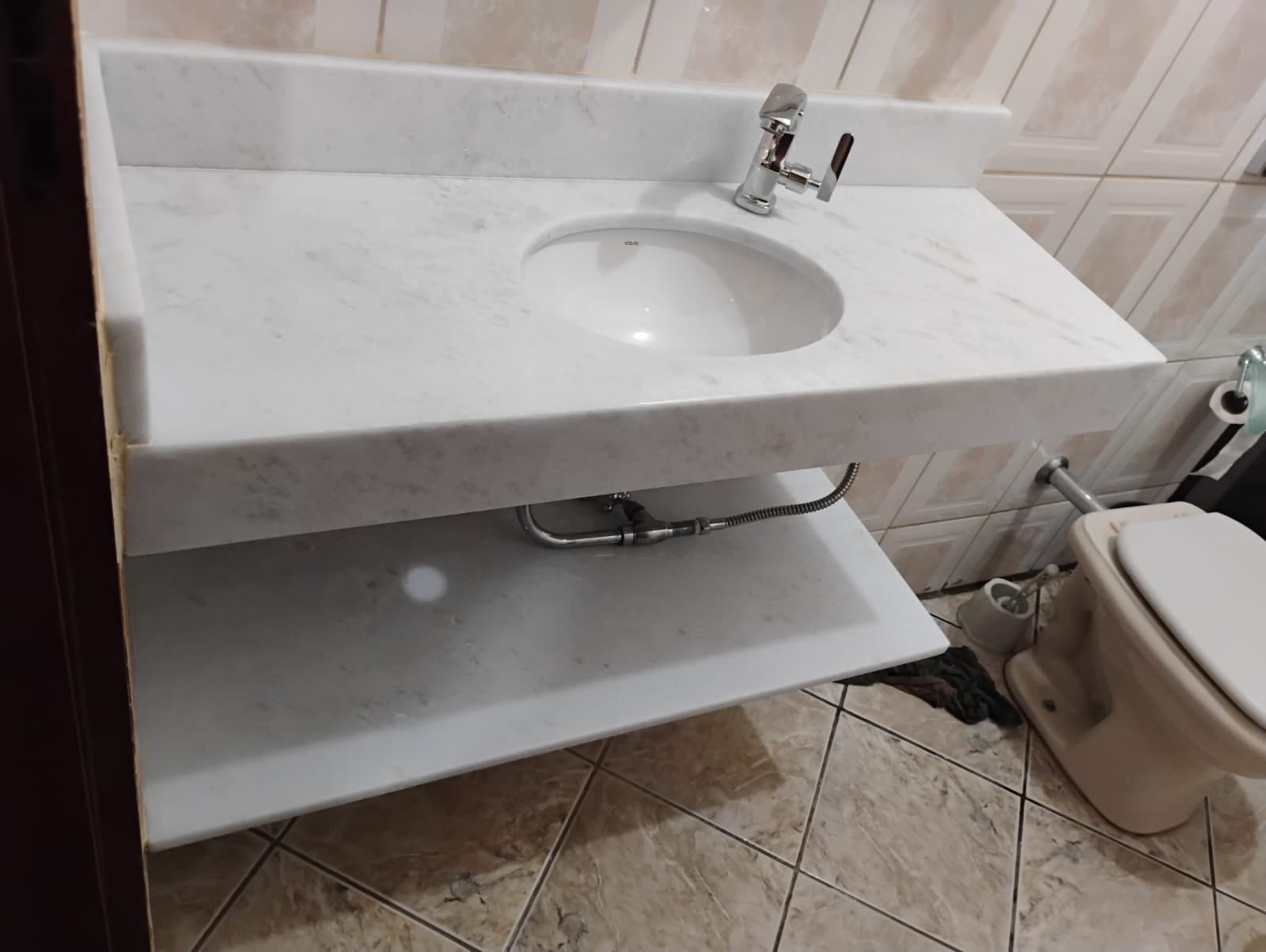 mármores, granitos, pedras, pias, cubas, piscinas, serviços em geral na região de Jarinu